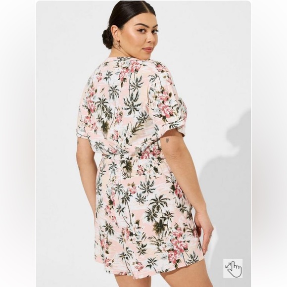 Rayon Slub Button Front Romper - Tropic Palm Trees - Torrid size 00 (equals 10) - Picture 3 of 9